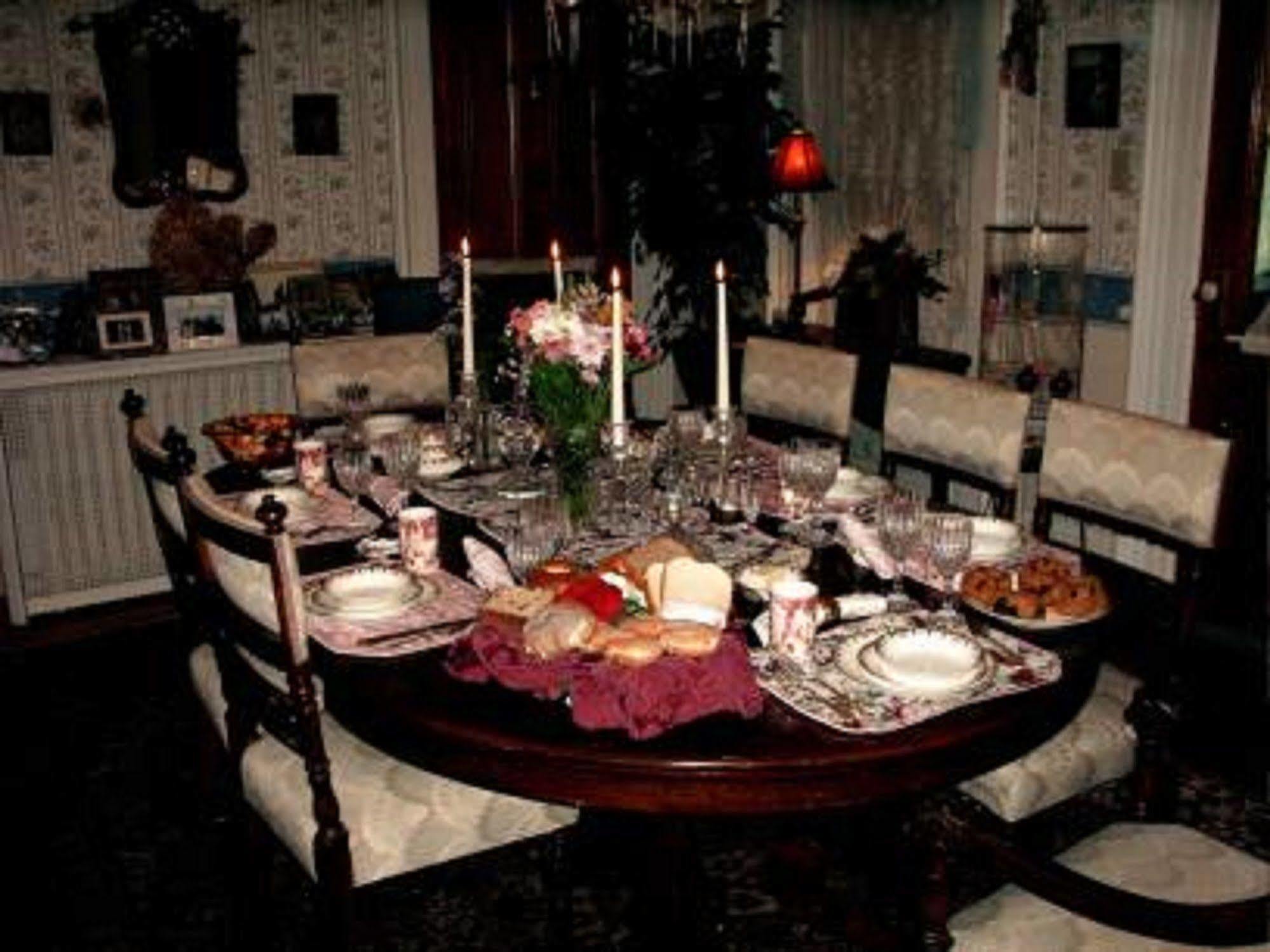 Bellinger Rose Bed & Breakfast Herkimer Restoran gambar